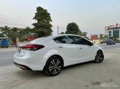 Cần bán xe Kia Cerato AT sản xuất 2017, màu trắng, giá 498tr