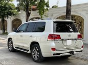 Xe Toyota Land Cruiser AT năm sản xuất 2016, màu trắng, nhập khẩu