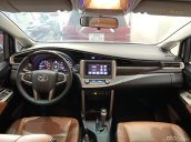 [Hot] bán Toyota Innova V 2017 bạc, hỗ trợ kiểm định miễn phí