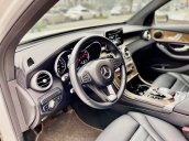 Bán ô tô Mercedes GLC 200 4 MATIC sản xuất năm 2017, màu trắng