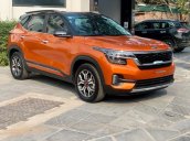 Cần bán lại xe Kia Seltos 1.6 Premium sản xuất năm 2020, màu cam, giá tốt