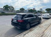 Bán Mercedes-Benz GLC 300 sản xuất 2019, màu đen