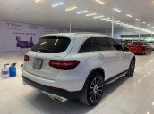 Cần bán xe Mercedes GLC 250 4Matic sản xuất 2018, màu trắng