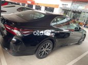 Bán Toyota Camry 2.0Q sản xuất năm 2021, màu đen, xe nhập