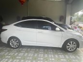 Cần bán xe Hyundai Accent sản xuất 2016, màu trắng, xe nhập