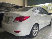 Cần bán xe Hyundai Accent sản xuất 2016, màu trắng, xe nhập