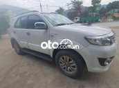 Bán ô tô Toyota Fortuner TRD Sportiro V năm sản xuất 2012, màu trắng còn mới