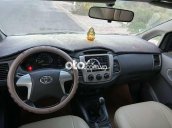 Bán ô tô Toyota Innova E năm sản xuất 2014, màu bạc chính chủ, giá chỉ 355 triệu