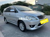 Bán ô tô Toyota Innova E năm sản xuất 2014, màu bạc chính chủ, giá chỉ 355 triệu