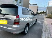 Bán ô tô Toyota Innova E năm sản xuất 2014, màu bạc chính chủ, giá chỉ 355 triệu