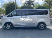 Bán Ford Tourneo Titanium sản xuất năm 2019, màu trắng, 808tr