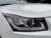 Bán xe Chevrolet Cruze sản xuất năm 2018, màu trắng siêu đẹp, xe chủ đi rất giữ gìn, giá rất tốt