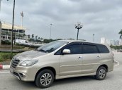 Vợ chồng chị Thu cần bán Innova 2.0E 2014, ghi vàng Hà Nội