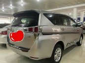 Xe Toyota Innova 2.0E năm 2016, màu bạc số sàn