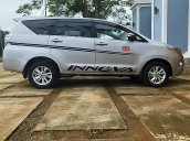 Xe Toyota Innova 2.0E năm 2016, màu bạc số sàn