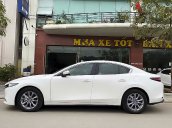 Bán ô tô Mazda 3 1.5L Premium sản xuất 2020, màu trắng mới chạy 9000km