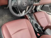Cần bán xe Toyota Corolla Cross 1.8 V năm sản xuất 2020, màu trắng, xe nhập ít sử dụng