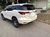 Cần bán lại xe Toyota Fortuner 2.8V 4x4AT năm sản xuất 2019, màu trắng