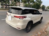 Cần bán lại xe Toyota Fortuner 2.8V 4x4AT năm sản xuất 2019, màu trắng