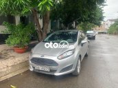 Bán Ford Fiesta 1.6AT sản xuất 2015, màu bạc, giá tốt