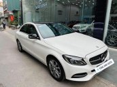 Cần bán xe Mercedes C200 AT năm sản xuất 2015, màu trắng