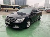 Bán Toyota Camry 2.0E năm sản xuất 2013, màu đen, xe gia đình sử dụng rất cẩn thận giữ gìn, bảo dưỡng định kỳ đầy đủ tại hãng