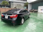 Bán Toyota Camry 2.0E năm sản xuất 2013, màu đen, xe gia đình sử dụng rất cẩn thận giữ gìn, bảo dưỡng định kỳ đầy đủ tại hãng