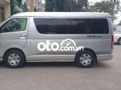 Cần bán xe Toyota Hiace Super Wagon 2.7 năm 2011, màu bạc