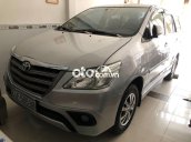 Xe Toyota Innova 2.0E năm 2015, màu bạc, nhập khẩu nguyên chiếc