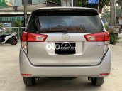 Cần bán gấp Toyota Innova 2.0E sản xuất 2018, màu xám