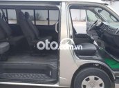 Cần bán xe Toyota Hiace Super Wagon 2.7 năm 2011, màu bạc