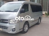 Cần bán xe Toyota Hiace Super Wagon 2.7 năm 2011, màu bạc