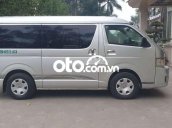 Cần bán xe Toyota Hiace Super Wagon 2.7 năm 2011, màu bạc