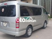 Cần bán xe Toyota Hiace Super Wagon 2.7 năm 2011, màu bạc