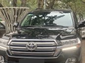 Cần bán Toyota Land Cruiser VX năm 2017, màu đen, xe chính chủ từ mới, xe đẹp giá tốt