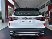 Cần bán xe Kia Seltos 1.4 turbo premium, màu trắng, năm sản xuất 2021, một xe duy nhất có sẵn giao ngay