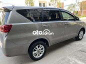 Cần bán lại xe Toyota Innova 2.0E sản xuất 2019, màu xám, giá tốt