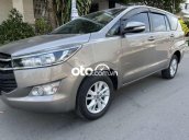 Cần bán lại xe Toyota Innova 2.0E sản xuất 2019, màu xám, giá tốt