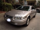 Cần bán gấp Toyota Camry MT sản xuất năm 2001, giá tốt