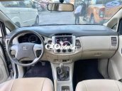 Bán Toyota Innova 2.0E MT năm sản xuất 2016, màu bạc giá cạnh tranh