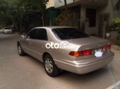 Cần bán gấp Toyota Camry MT sản xuất năm 2001, giá tốt