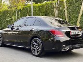 Bán Mercedes C300 AMG sản xuất 2021, màu đen