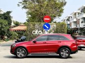 Cần bán Mercedes GLC 250 4Matic năm 2017, màu đỏ