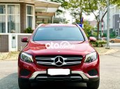 Cần bán Mercedes GLC 250 4Matic năm 2017, màu đỏ