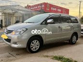 Xe Toyota Innova 2.0G năm sản xuất 2010, màu bạc