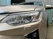 Xe Toyota Camry 2.5Q năm sản xuất 2015, màu vàng đồng, xe gia đình sử dụng giữ gìn cẩn thận còn rất mới