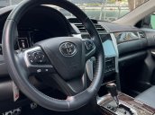 Xe Toyota Camry 2.5Q năm sản xuất 2015, màu vàng đồng, xe gia đình sử dụng giữ gìn cẩn thận còn rất mới