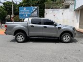 Cần bán gấp Ford Ranger XLS 2.2 4x2 AT máy dầu năm sản xuất 2018, nhập khẩu nguyên chiếc, màu bạc, lốp zin còn theo xe