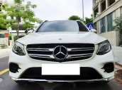 Cần bán gấp Mercedes GLC 300 4Matic năm sản xuất 2018, màu trắng, nhập khẩu nguyên chiếc