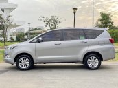 Bán gấp Toyota Innova 2.0E số sàn 2018 - Biển số Sài Gòn - Xe rất đẹp, vi vu đi Tết